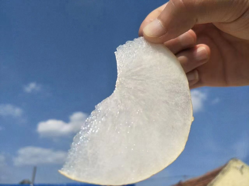 家庭场景中的水晶梨新鲜享用