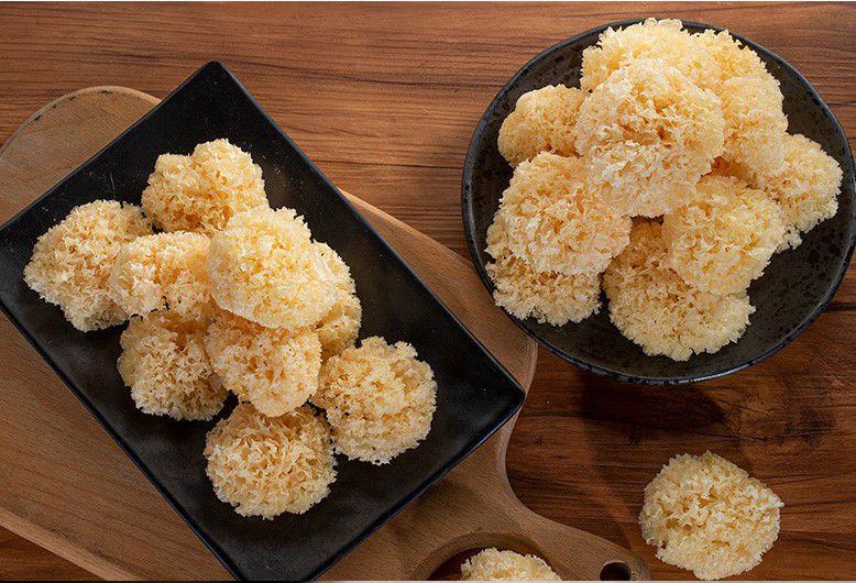 优质椴木银耳特写