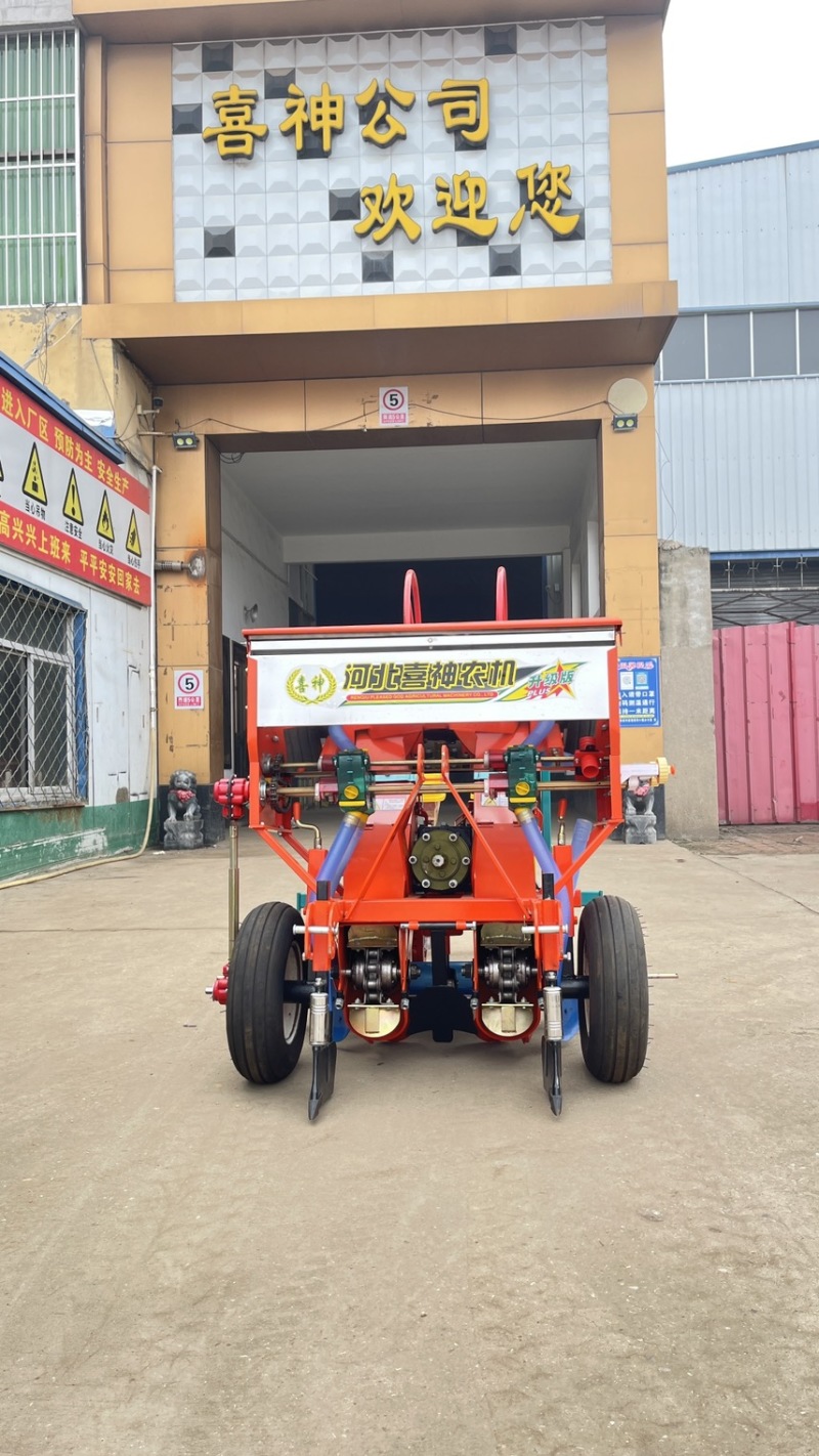 玉米全膜机玉米覆膜播种机