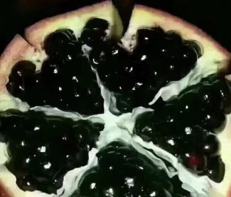 黑籽石榴果实特写