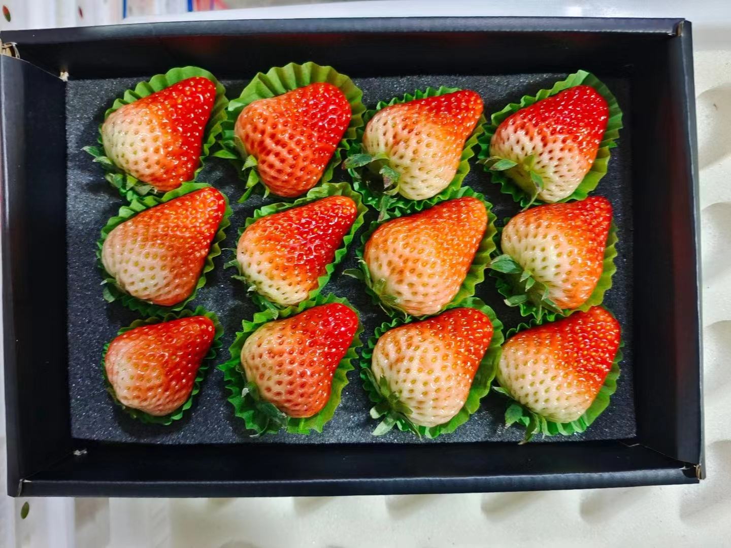 草莓礼盒展示图