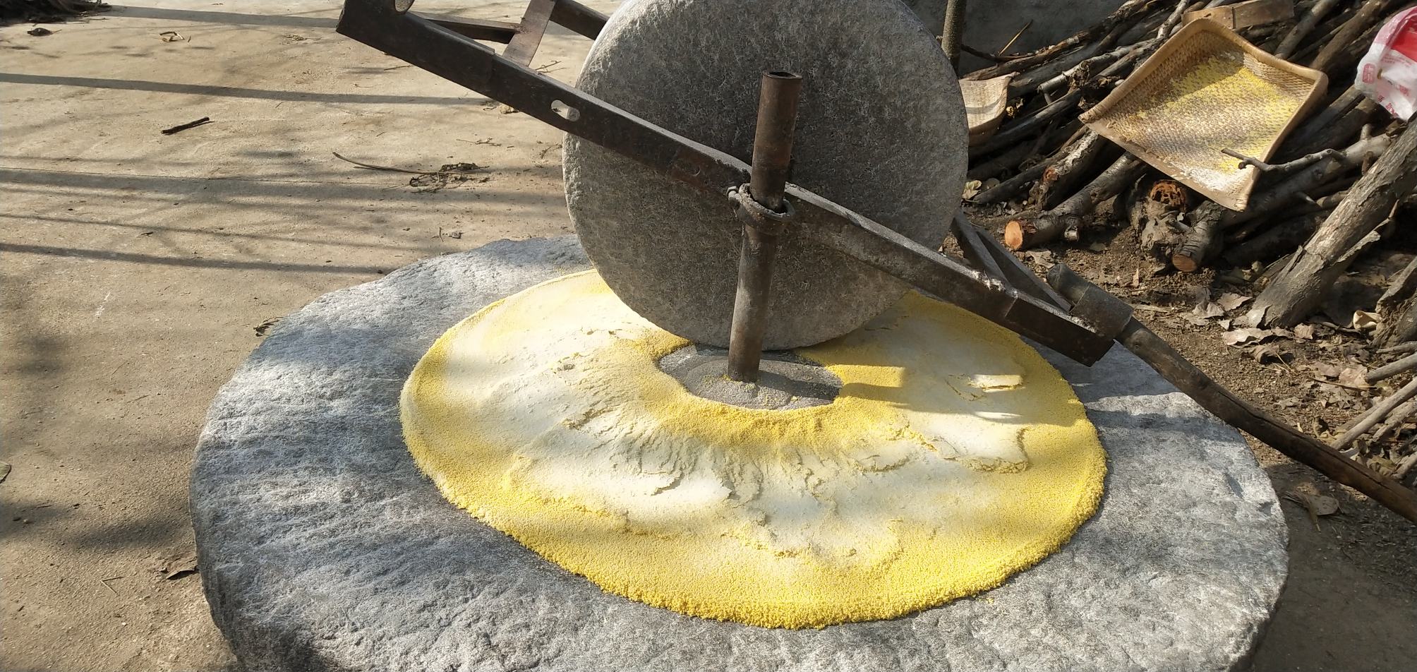 传统石磨盘全景图