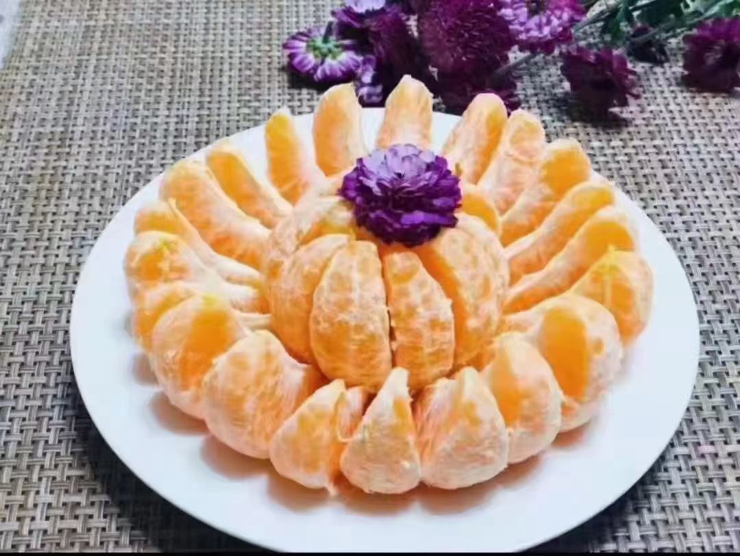 沃柑制作的果盘与饮品