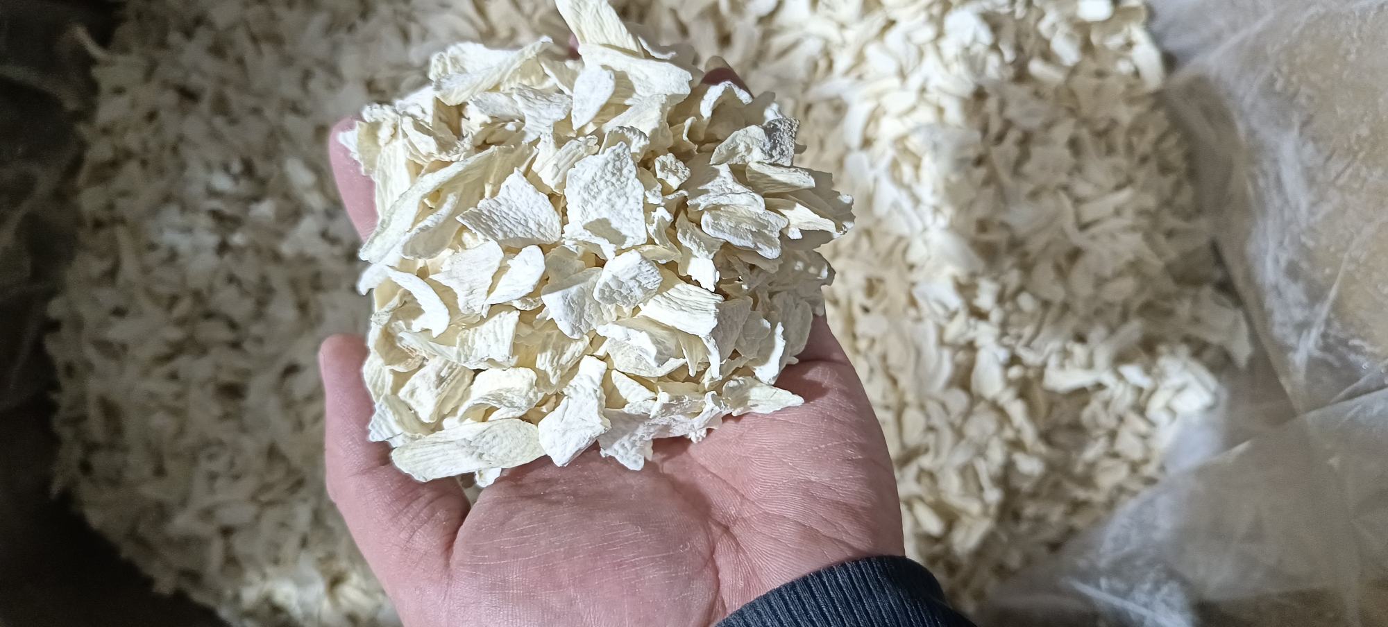 蓝莓山药制作工艺流程图：突出标注“仅限温县垆土铁棍山药”环节，包含去皮、整根蒸制、趁热过筛、冰浴搅打四步关键控制点