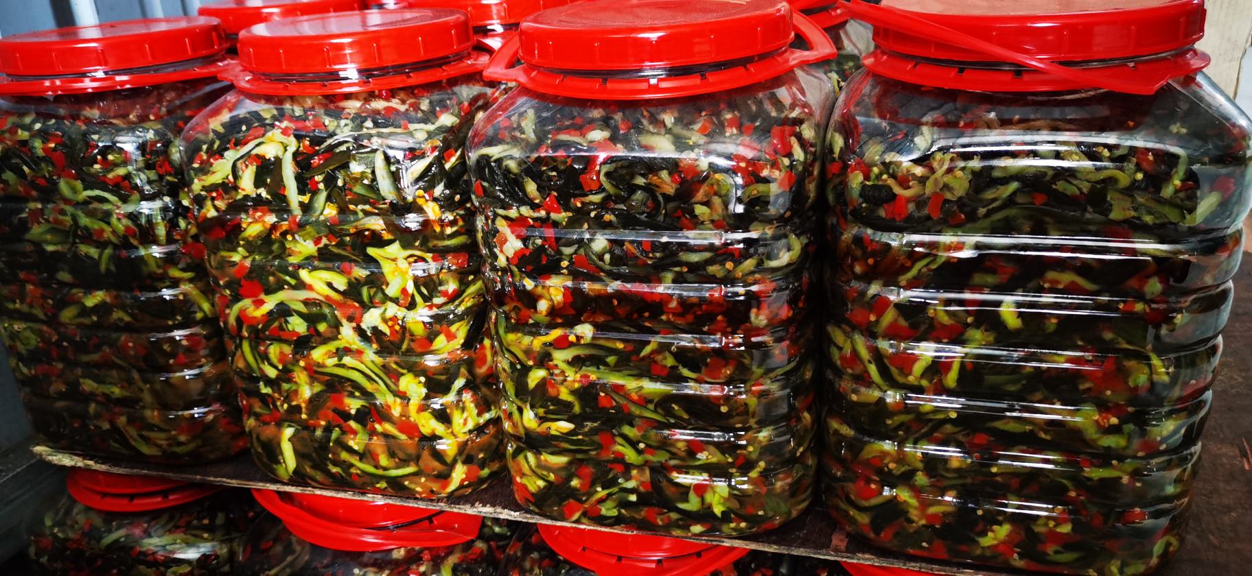 东北风味腌黄瓜成品图