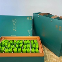 苏记祥绿茶产于广东梅州，条索紧结，绿润，香气馥郁甘甜醇滑。