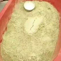 大量出售精粉高活性梨花粉，欢迎新老朋友来冾谈
