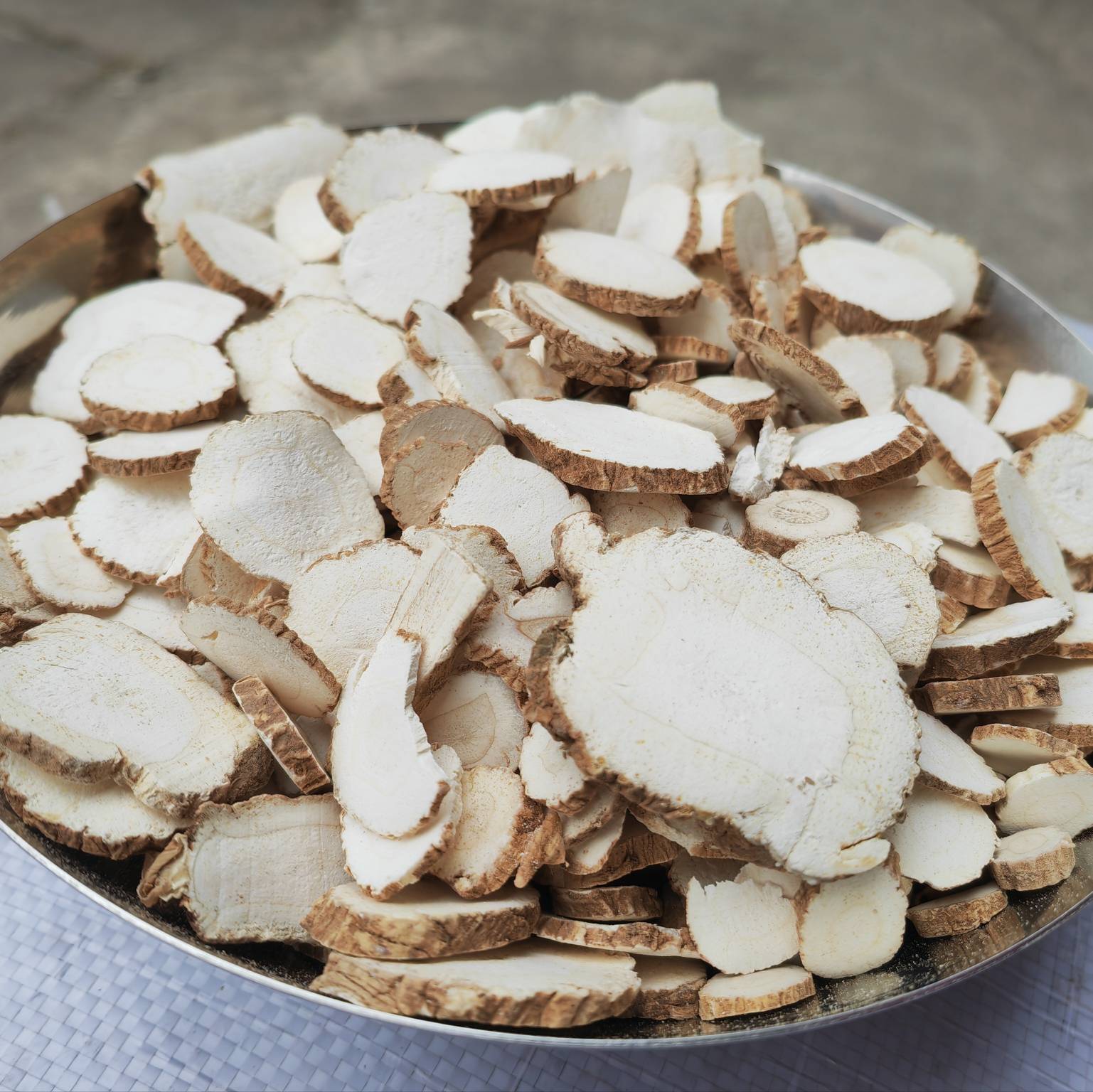 白芷药膳烹饪场景