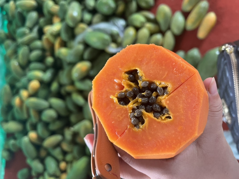 木瓜切开剖面特写