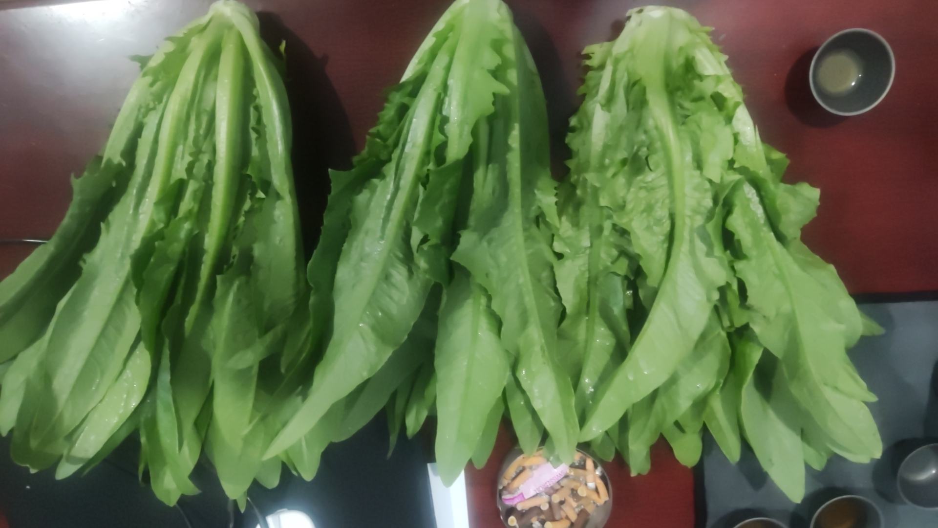 红菜苔分段切割过程图