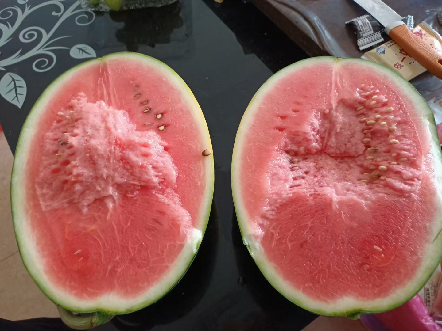 甜王西瓜切开示意图
