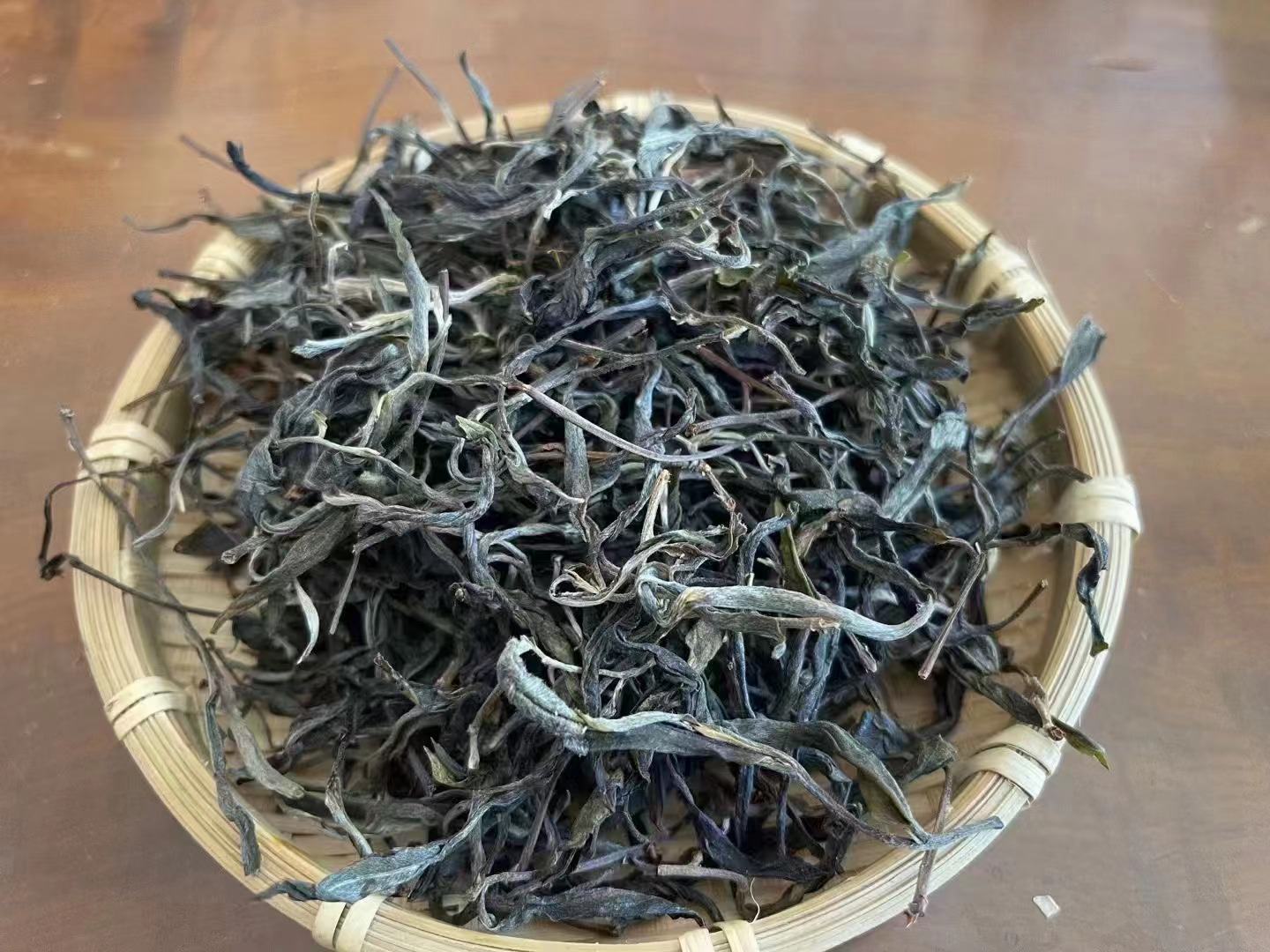 晒干后的荔枝叶被用于泡茶