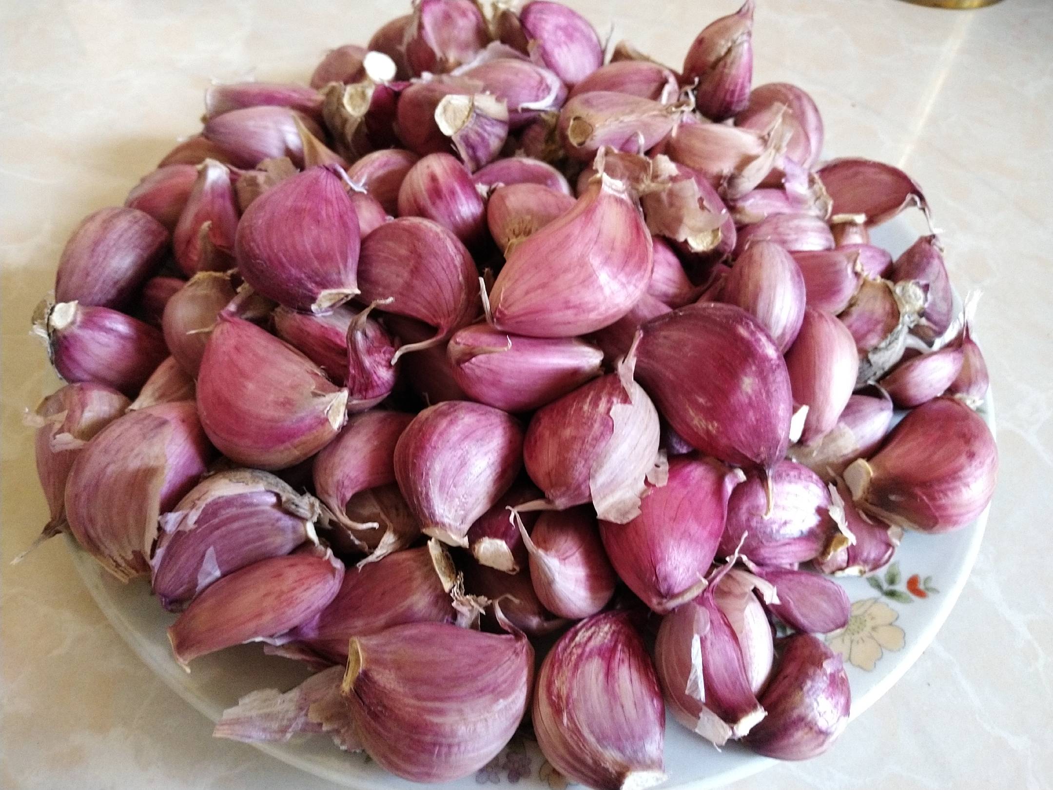 蒜米新鲜剥皮特写