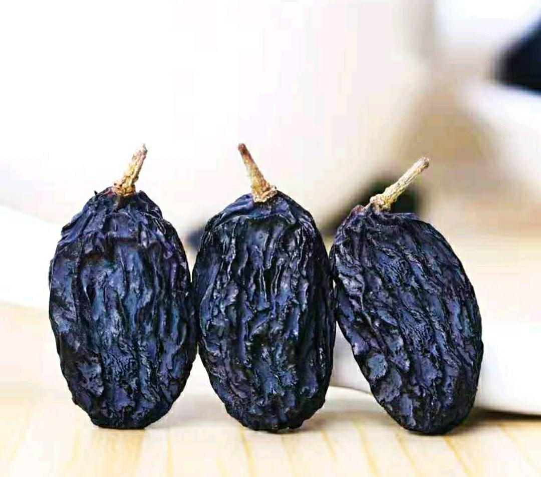 黑加仑果实特写