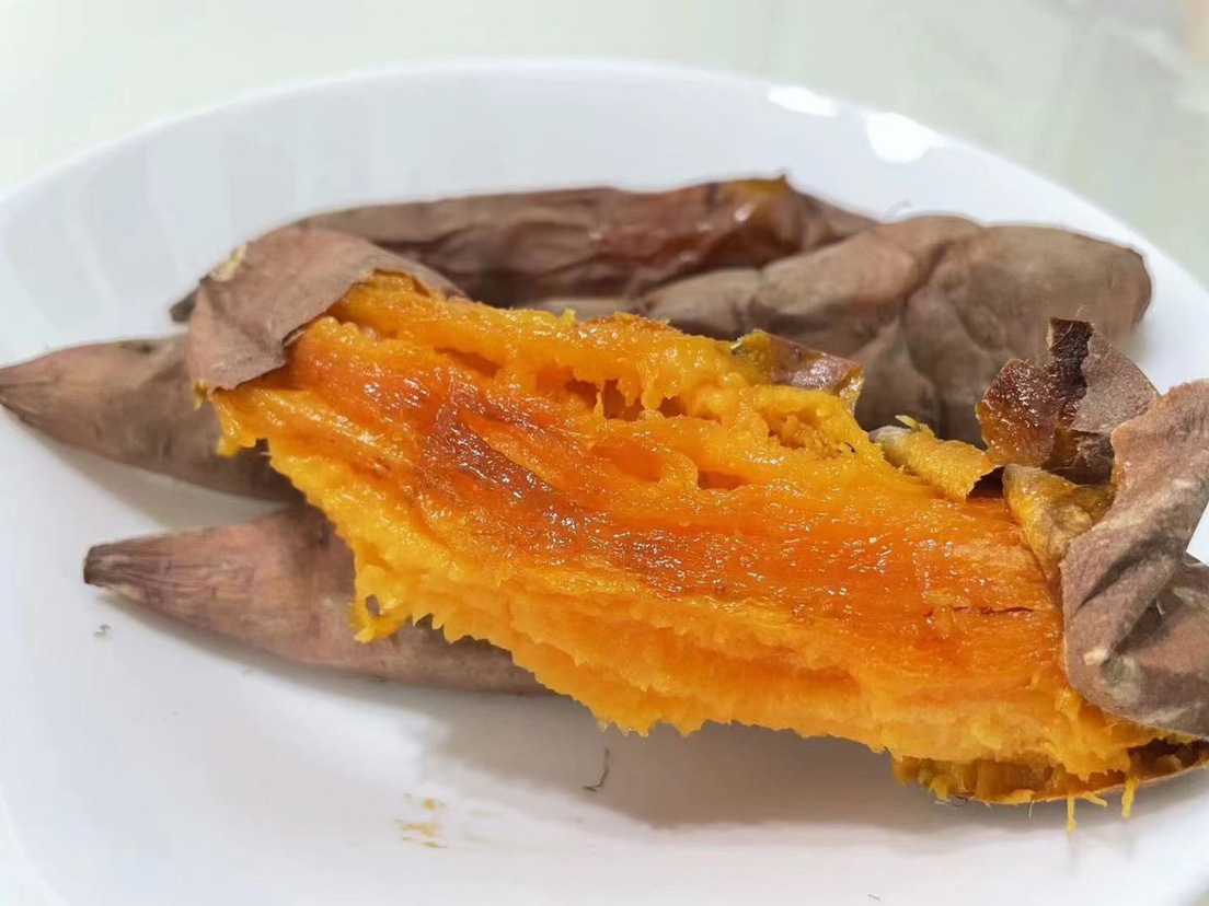 刚出炉的内蒙古烟薯切开流蜜场景