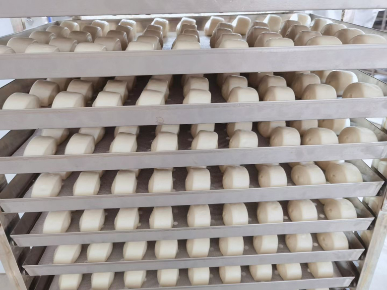 菠菜卷蒸制过程