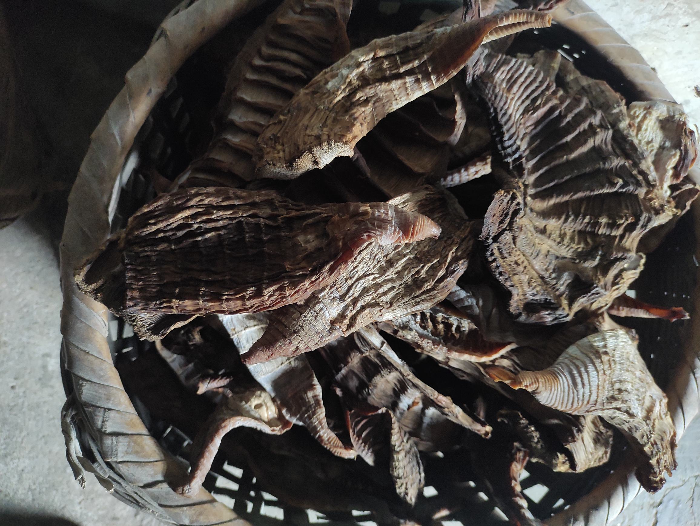 红菜苔制成的梅干菜成品图