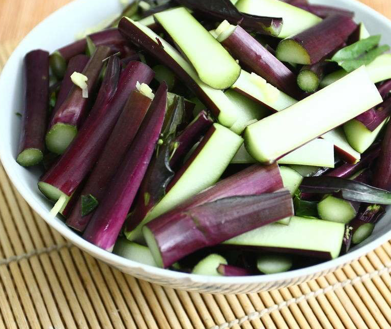 红菜苔幼苗蛋花汤特写