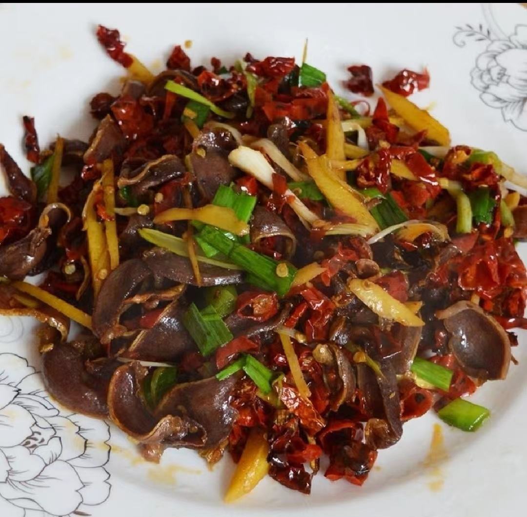 姜母鸭成品图