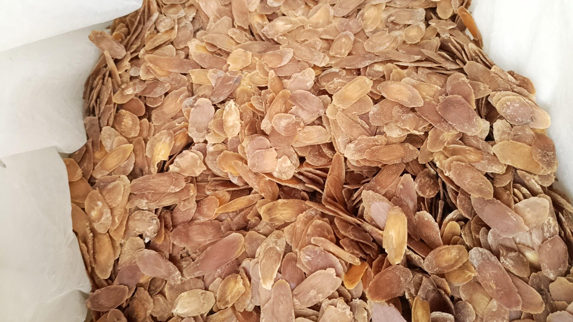 红参与石榴原材料对比图