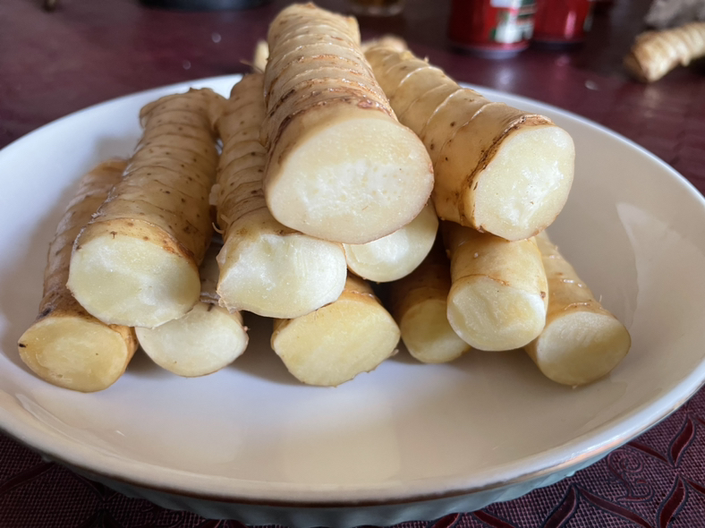 沙参玉竹炖鹧鸪食材准备图