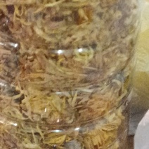 五指毛桃干，牛大力干，金黄菊花