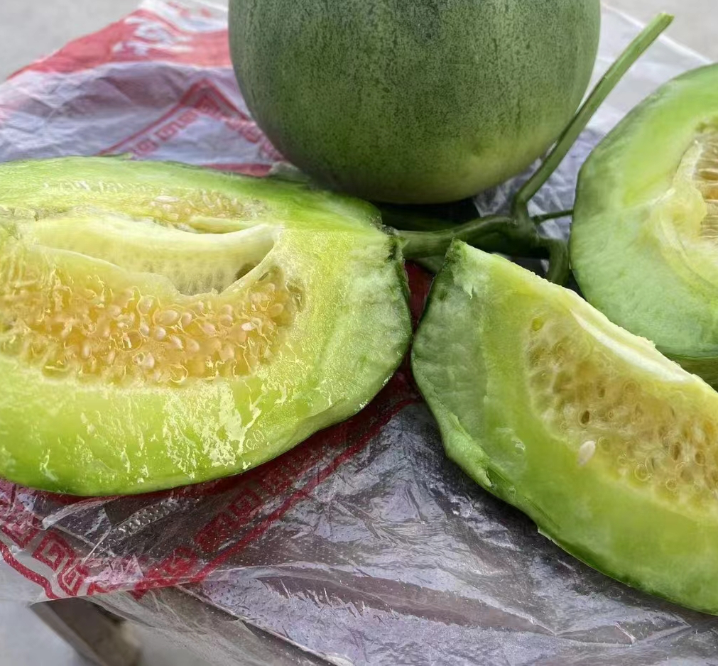 绿宝甜瓜切开图