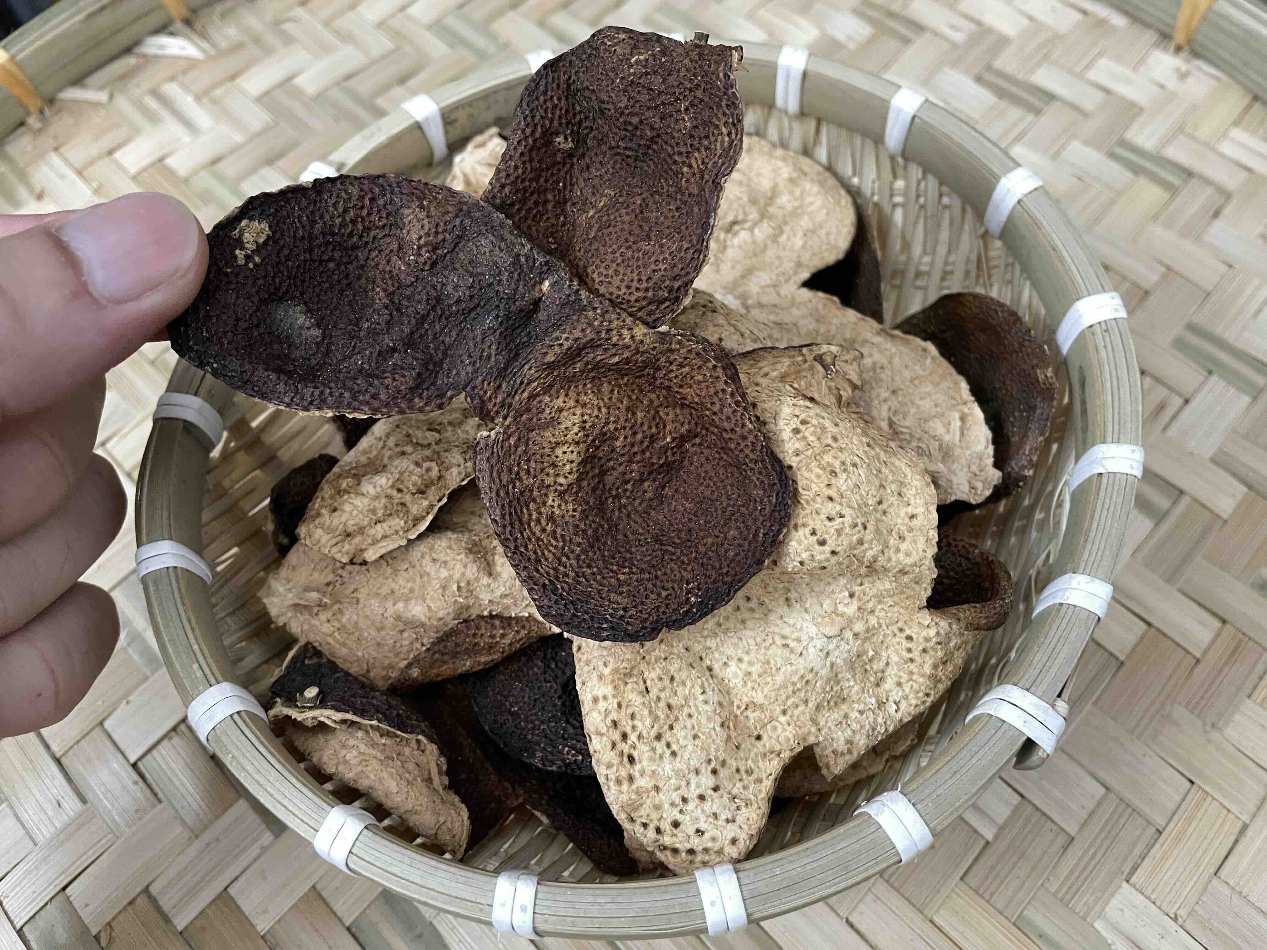 山竹皮的成分分析