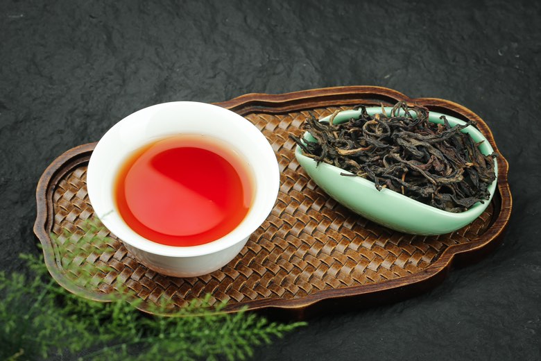 展示成品茶汤色泽与香气的高清图片 金丝皇菊山楂枸杞茶成品展示图