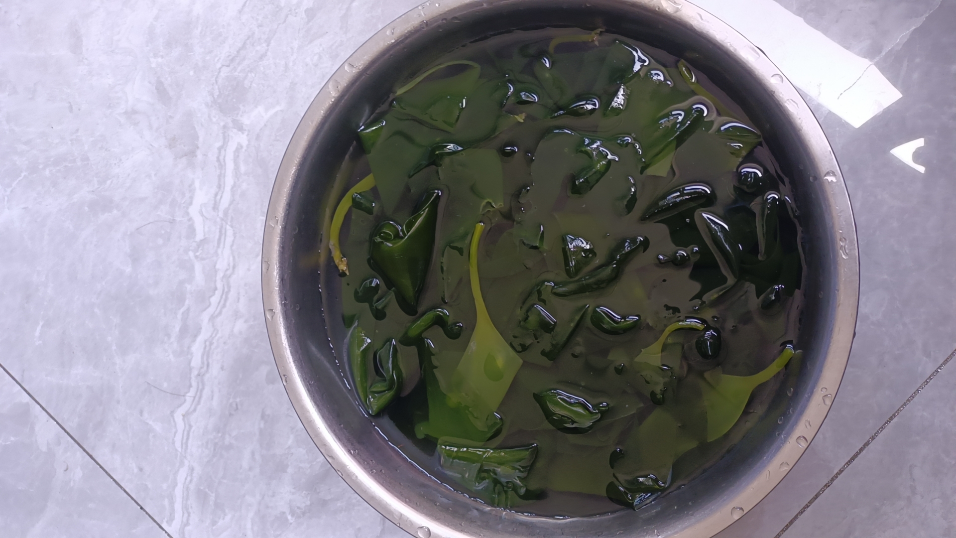 海带泡醋与米饭搭配图