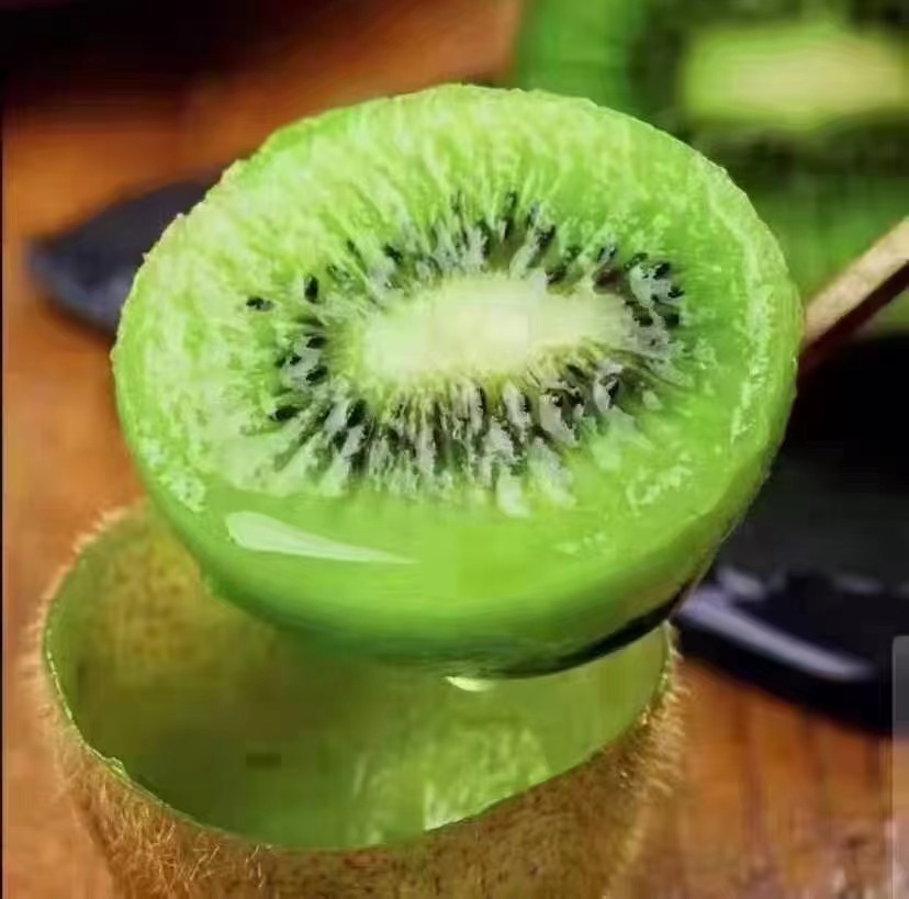 切开的海沃德猕猴桃特写