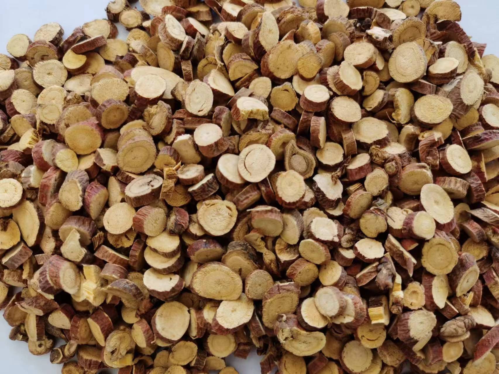 紫草与生地黄药材对比图