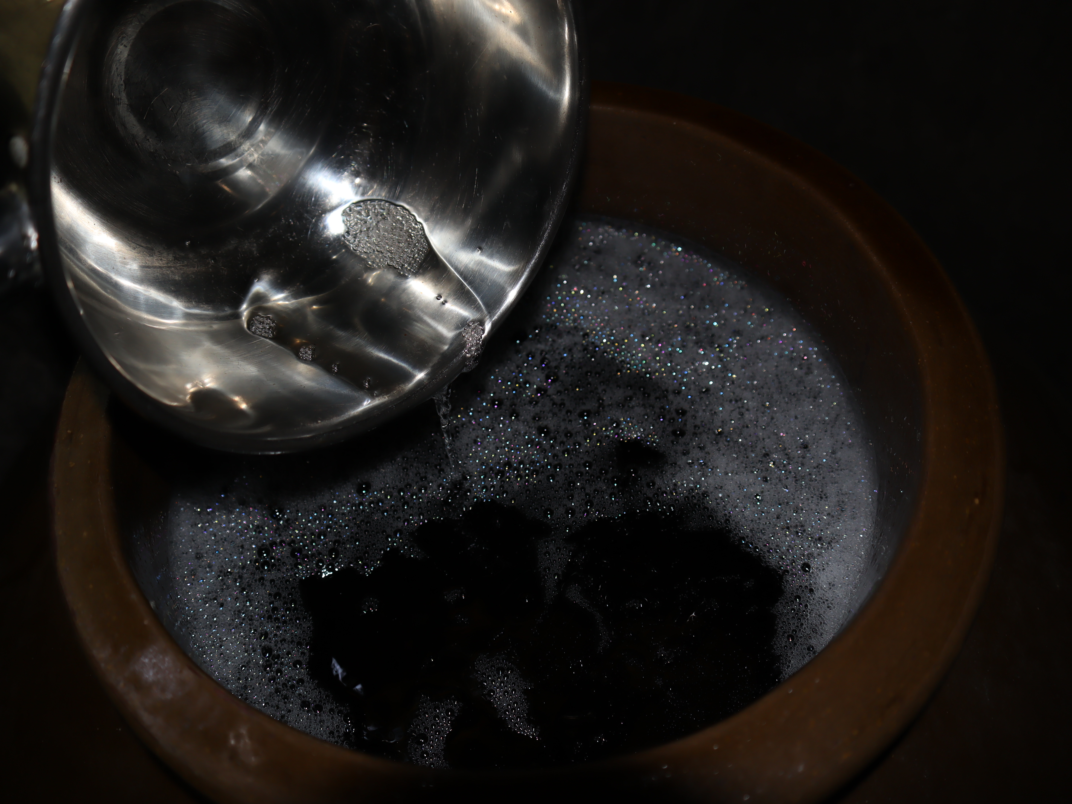 木瓜酒在玻璃罐中浸泡过程展示 木瓜酒浸泡过程