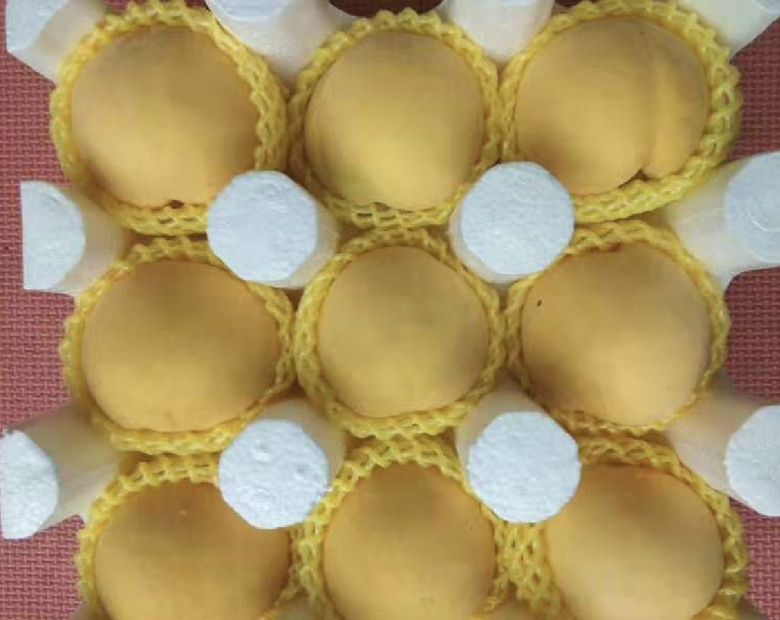 黄贵妃桃包装与礼盒展示场景