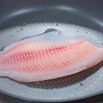 品名：鲷鱼片（罗非鱼片）适合香煎，烧烤，红烧，清蒸都可