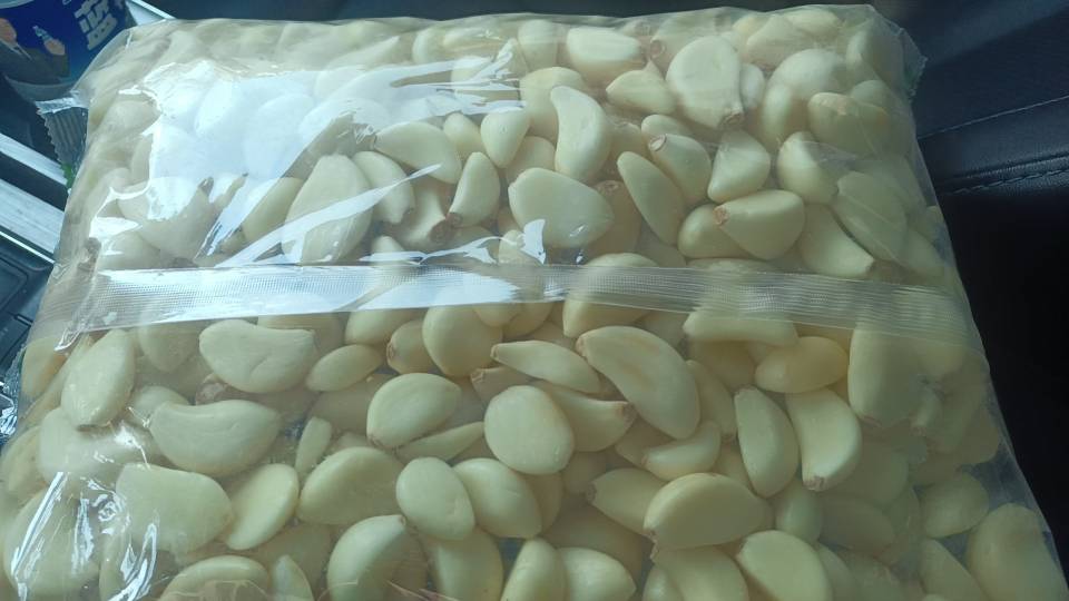 黄瓜拌木耳调味过程