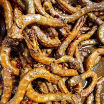 麻辣鸭脖
