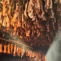 张家界古法冷烟慢熏腊肉香肠