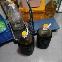 鲜榨菜籽油，选用优质菜籽，只做好吃安全精品的菜籽油