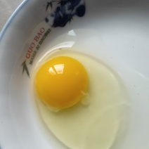 农家散养绿壳土鸡蛋，纯粮食喂养。