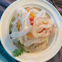 盐渍虎斑海蜇丝，价格合适，适合各种渠道！