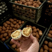 散黄烤鸭蛋，个头大5-6个一斤，价格便宜